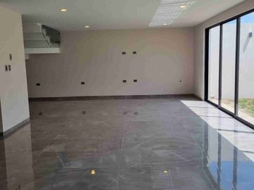 CASA EN VENTA EN LOMAS DE ANGELOPOLIS, PUEBLA