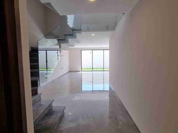 CASA EN VENTA EN LOMAS DE ANGELOPOLIS, PUEBLA