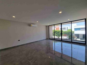 CASA EN VENTA EN LOMAS DE ANGELOPOLIS, PUEBLA