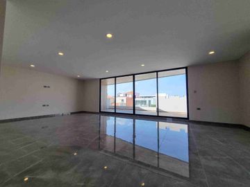 CASA EN VENTA EN LOMAS DE ANGELOPOLIS, PUEBLA