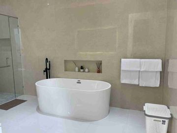 DIJUAL VILLA MEWAH BERAWA, CANGGU,KUTA UTARA