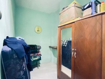 Jual rumah jalan utama cigadung syp Dago, lokasi emas, harga dibawah 1M masih nego, BU CPT!