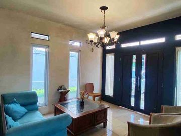 Rumah Villa Desain Mewah Dalam Pedesaan