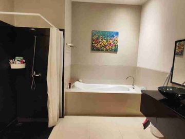 Rumah Villa Desain Mewah Dalam Pedesaan