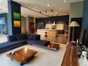 Rumah Villa Desain Mewah Dalam Pedesaan