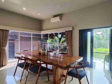 Rumah Villa Desain Mewah Dalam Pedesaan