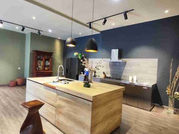 Rumah Villa Desain Mewah Dalam Pedesaan