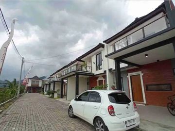 Satu-Satunya di Batu Villa Modern Tropical Javanese Mewah — Hanya 2 Menit ke Alun-Alun kota batu