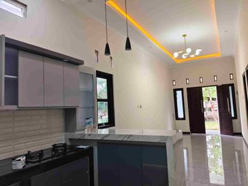 Rumah disewakan Tinjumoyo pawiyatan luhur