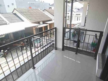 Jual Rumah Siap Huni (Second) 2 Lantai Di Arcamanik Antapani Kota Bandung, Murah Dijual