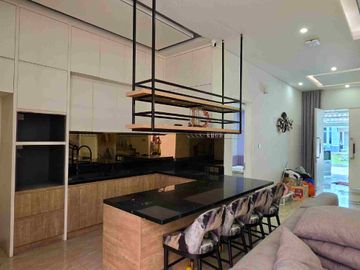 Sewa Rumah Mewah Cluster Pelican The Springs Summarecon Gading Serpong