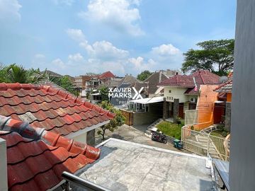 Dijual Rumah 2 Lantai Dekat UB, Polinema & Raya Suhat di Bunga-bunga Lowokwaru Malang Kota