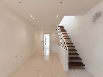 FOR SALE- 14M 3 STOREY TOWNHOUSE w/ 3 BEDROOMS, LOCATED IN PROJECT 4 QUEZON CITY