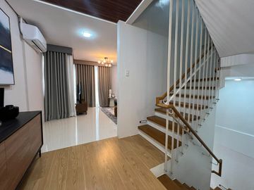 FOR SALE-17M 4 STOREY TOWNHOUSE w/3 BEDROOMS PLUS MASTERS BR w/ BUILT IN CLOSET & BALCONY , LOCATED IN PROJECT 8, QUEZON CITY