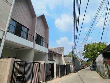 Last Unit Rumah Baru 2 Lantai Facade Model Skandinavia di Duri Kepa Area Jakbar