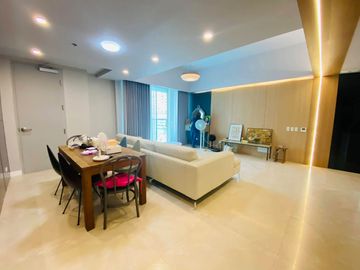 Grand Hyatt Manila Residences Bgc Condo For Rent 2 Bedrooms with Parking