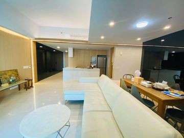 Grand Hyatt Manila Residences Bgc Condo For Rent 2 Bedrooms with Parking