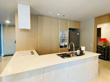 Grand Hyatt Manila Residences Bgc Condo For Rent 2 Bedrooms with Parking