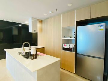 Grand Hyatt Manila Residences Bgc Condo For Rent 2 Bedrooms with Parking