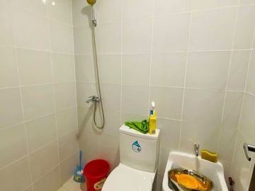 Grand Hyatt Manila Residences Bgc Condo For Rent 2 Bedrooms with Parking