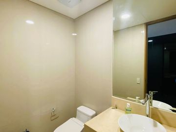 Grand Hyatt Manila Residences Bgc Condo For Rent 2 Bedrooms with Parking