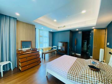 Grand Hyatt Manila Residences Bgc Condo For Rent 2 Bedrooms with Parking