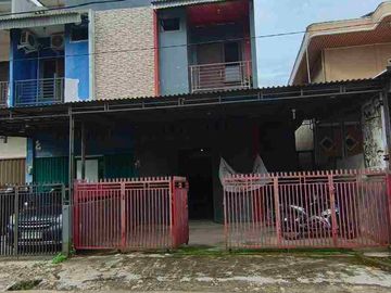 DIJUAL/DISEWAKAN TOWNHOUSE LOKASI STRATEGIS BEBAS BANJIR