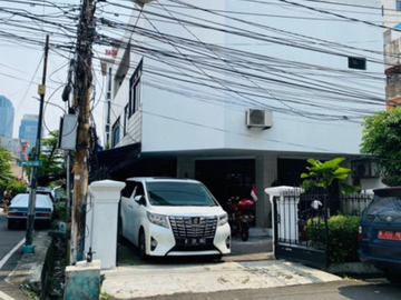 Dijual Gedung Kantor 3 Lantai Lokasi Strategis Di Kwitang