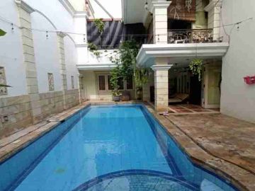 Rumah Mewah 2 Lantai LT 567 m² SHM Cempaka Putih | Kolam Renang | Best Value