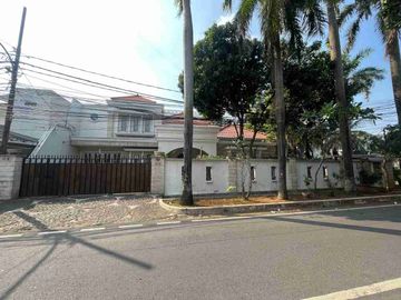 Rumah Mewah 2 Lantai LT 567 m² SHM Cempaka Putih | Kolam Renang | Best Value