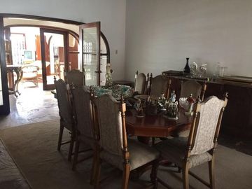 VENDO AMPLIA CASA EN URB. CAMACHO