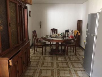 VENDO AMPLIA CASA EN URB. CAMACHO