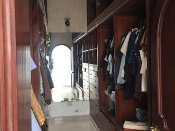 VENDO AMPLIA CASA EN URB. CAMACHO