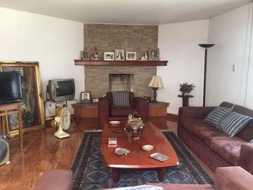VENDO AMPLIA CASA EN URB. CAMACHO