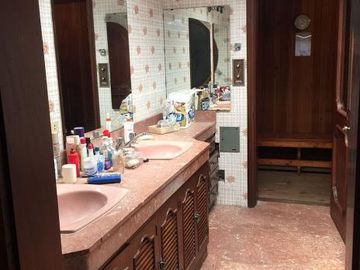 VENDO AMPLIA CASA EN URB. CAMACHO