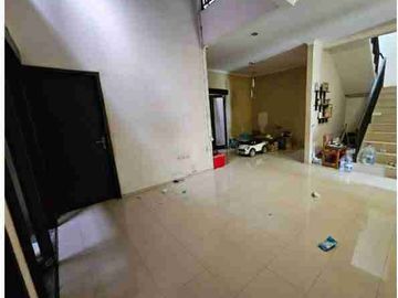 rumah luas terawat murah strategis di Margahayu Raya dkt RS Al Islam