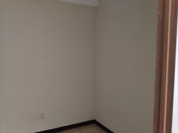 Jual Cepat! Green Park View Apartment Daan Mogot Jakarta Barat 2Br 35 M² View Kolam Renang Rp220 Juta Nego
