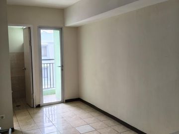 Jual Cepat! Green Park View Apartment Daan Mogot Jakarta Barat 2Br 35 M² View Kolam Renang Rp220 Juta Nego