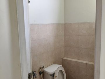 Jual Cepat! Green Park View Apartment Daan Mogot Jakarta Barat 2Br 35 M² View Kolam Renang Rp220 Juta Nego