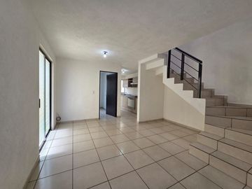 Casa en renta Frac. El Campestre. Cerca de Technology Park, CUCBA y Academia futbol AGA