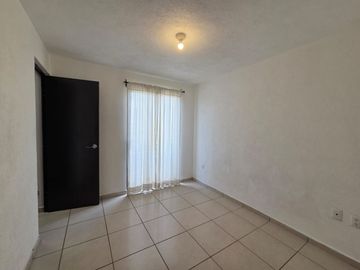 Casa en renta Frac. El Campestre. Cerca de Technology Park, CUCBA y Academia futbol AGA