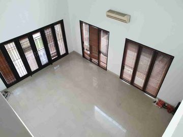Di sewakan rumah, Raffless Hills, Cibubur, rapih, siap huni