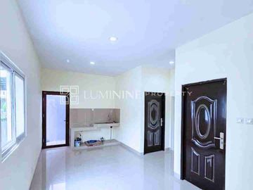 RUMAH RAPI SUDAH RENOV SIAP HUNI DI SEKTOR 6 GADING SERPONG - TANGERANG
