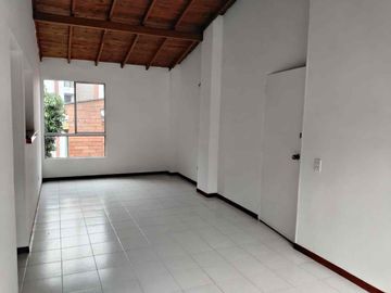 Venta Apartamento Julián, Medellín Piso 5to por escalas $495 millones 90m2, 2 🚙🚙