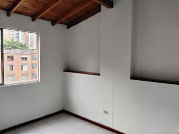 Venta Apartamento Julián, Medellín Piso 5to por escalas $495 millones 90m2, 2 🚙🚙