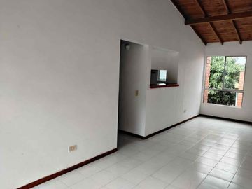Venta Apartamento Julián, Medellín Piso 5to por escalas $495 millones 90m2, 2 🚙🚙