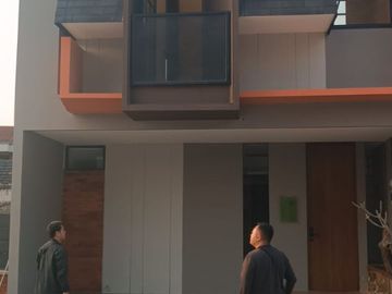 Rumah 2 lantai di pondok cabe cicilan 5 jutaan