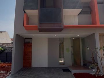Rumah 2 lantai di pondok cabe cicilan 5 jutaan