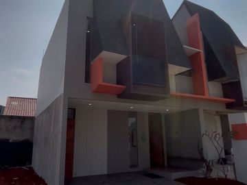 Rumah 2 lantai di pondok cabe cicilan 5 jutaan