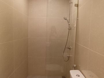 Dijual murah Rumah Riviera puri 8x18 full reno dan high spec karang tengah (Erfi +62 8197740----)